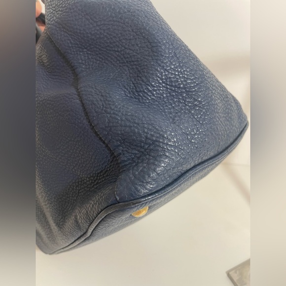 Authentic Prada Vitello daino tote bag - Picture 5 of 13